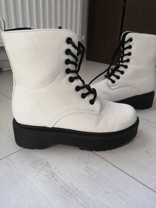Страхотни Бели боти 36 номер