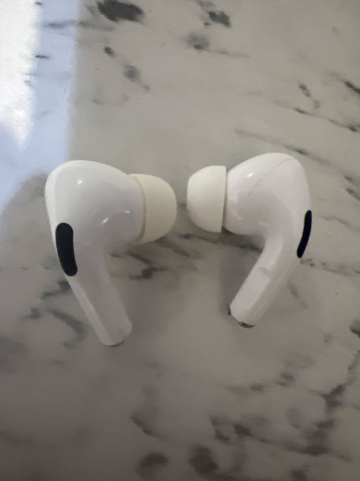 Airpods pro 1 в отличном состоянии