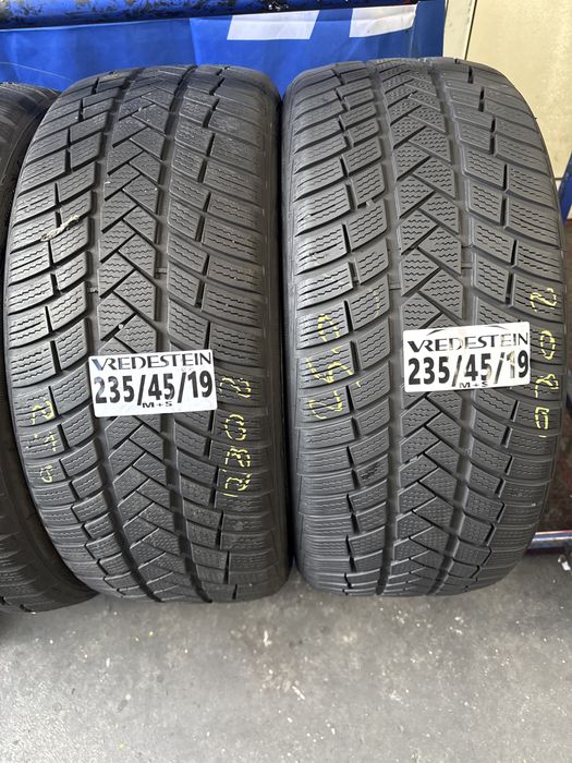 235/45/19 Vredestein M+S