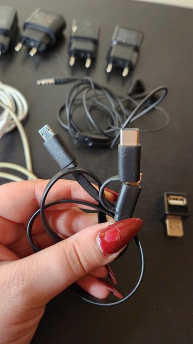 Различни кабели зарядно гарнитура