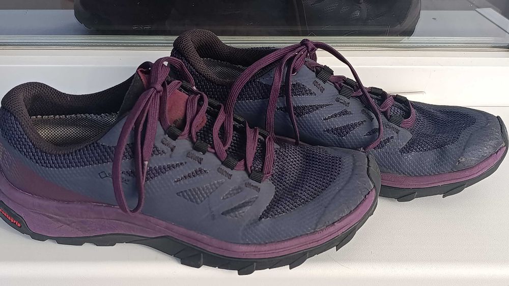Дамски маратонки Salomon Outline GTX