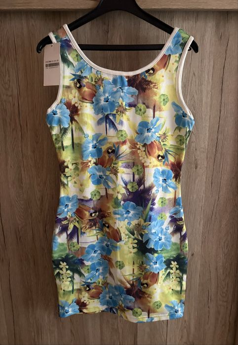 Подарявам Нова с етикета  къса дамска рокля размер XS/S