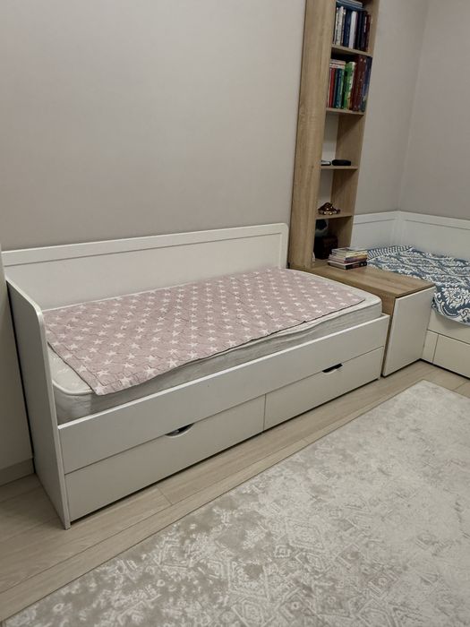 Детский кровать с тумбой