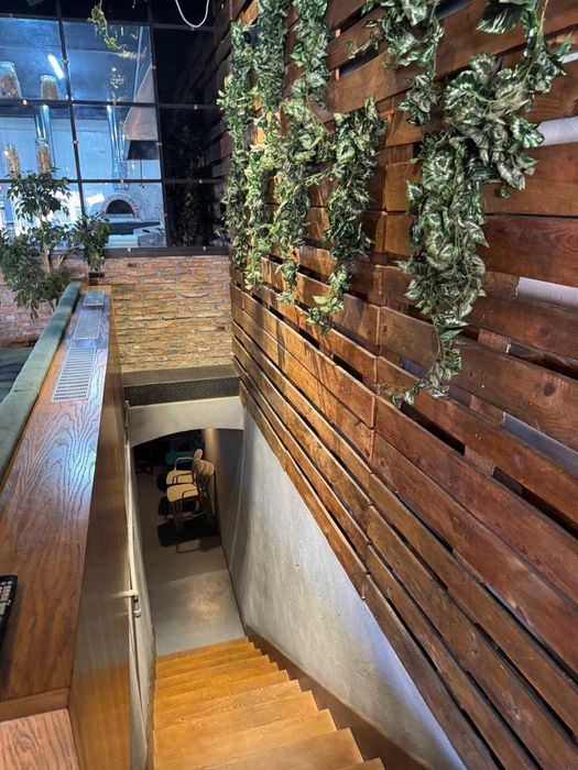 Spatiu 200 mp central,parter,stradal utilat pentru pizzerie-restaurant