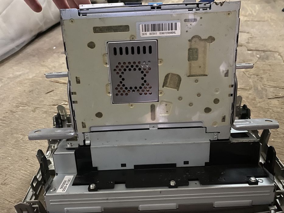 Магнитола на естиму