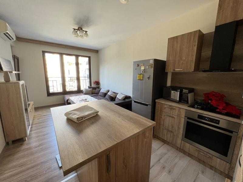 Дава се под наем Двустаен апартамент в Бургас, Изгрев - 65 кв.м за 510 € - Снимка #1