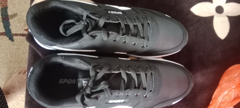 Кросовки очень хорошего качества