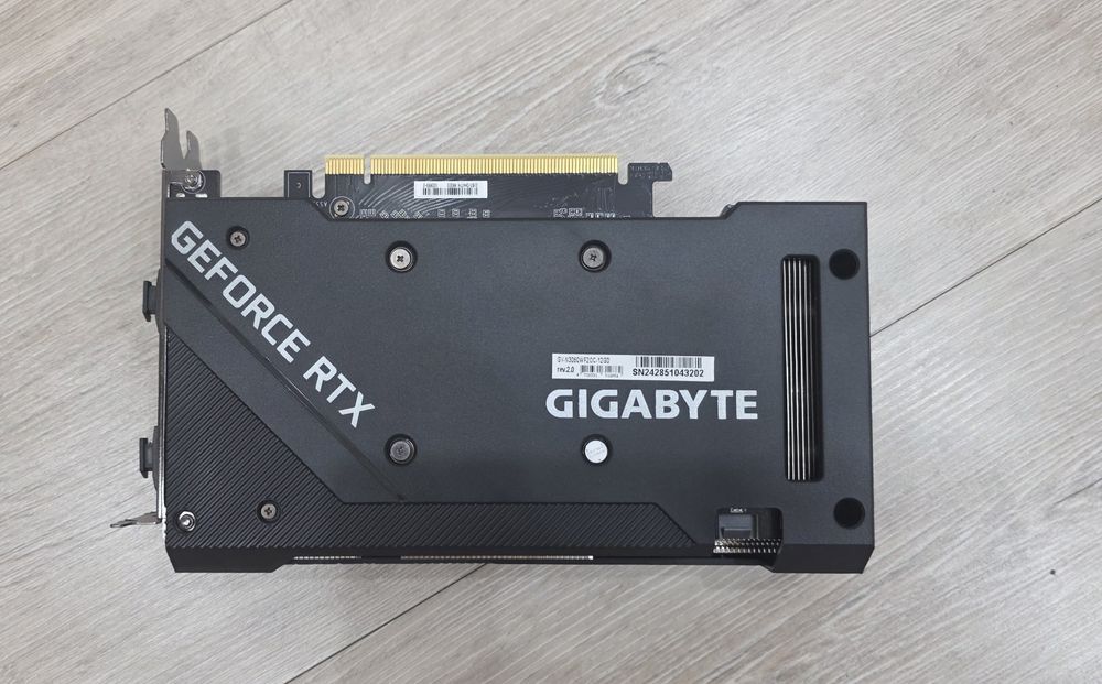 Продам видеокарту Gigabyte RTX 3060 12 GB WINDFORCE OC Edition Rev 2.0