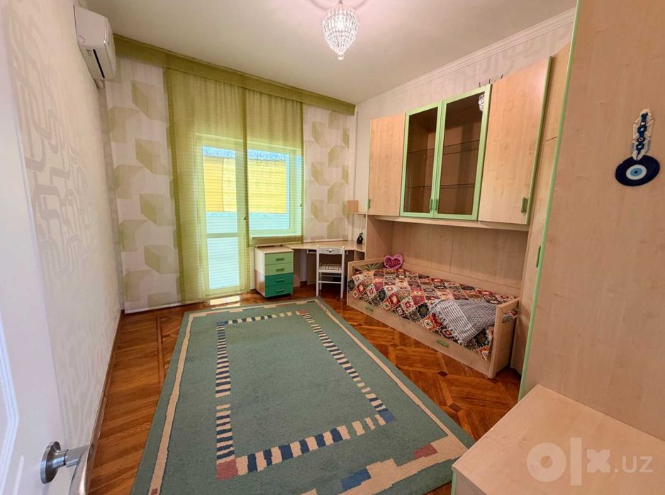 Сдается 3х комнатная квартира в центре (ул.Чехова, 150кв.м.)