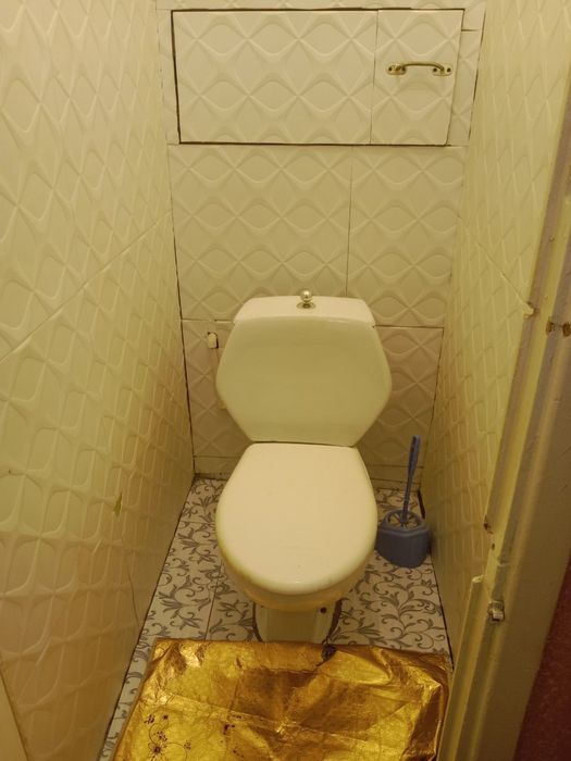 Kvartira sotiladi 1 xona 4- etaj