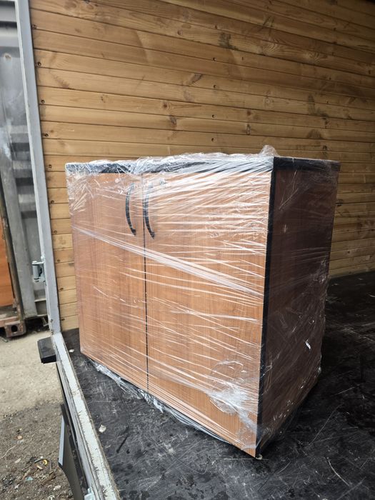 Продам стол офисный