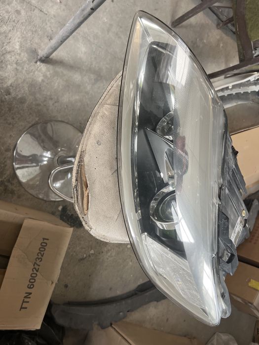 Audi Q7 2007 - комплект Фарове