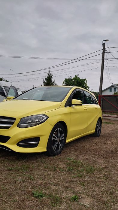 Mercedes Benz b180