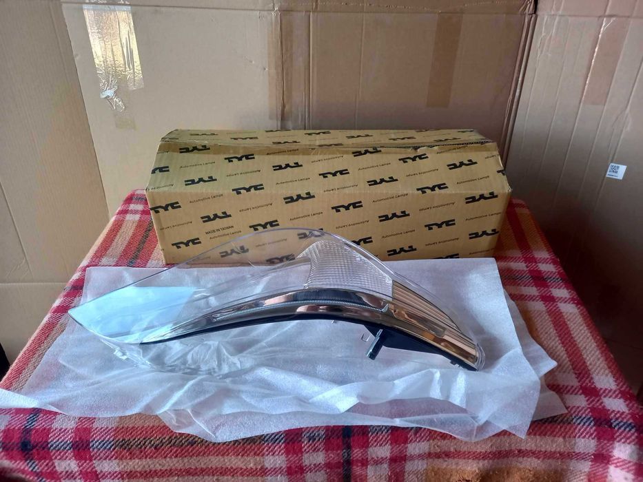 Sticle Faruri Xenon de fabrica Bmw Seria 5 E60/ E61 - SET