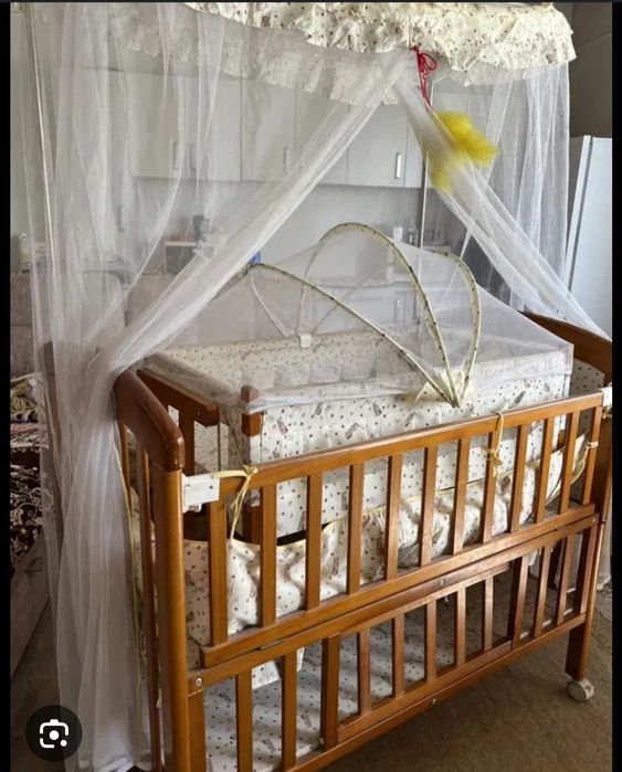 Детская манежка и коляска.