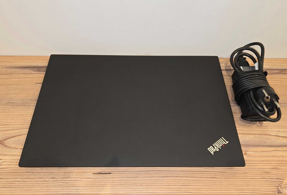 Продавам Lenovo ThinkPad T15 Gen2 перфектен