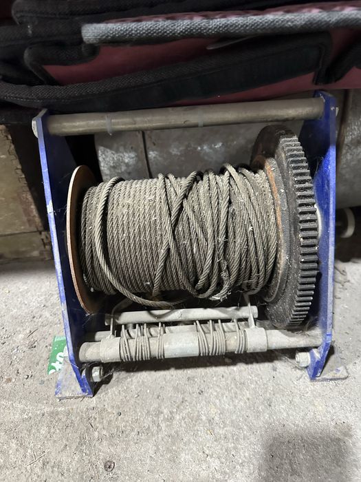 Продам лебедку дина 2