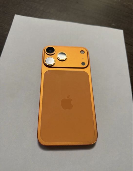 Iphone 11 transformat in iphone 17 pro sa schimbat carcasa si cateva componente