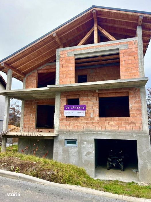 Casa nefinalizata, la rosu - comision 0% la cumparator