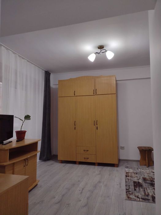 Închiriere garsoniera Exercitiu , decomandata , etaj 1 , centrala termica .