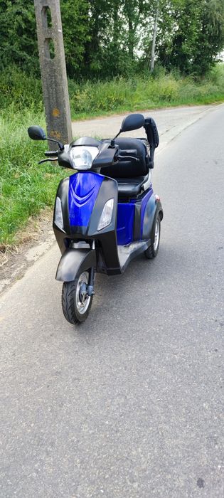 Scuter electric 3-roți persoane cu dizabilități