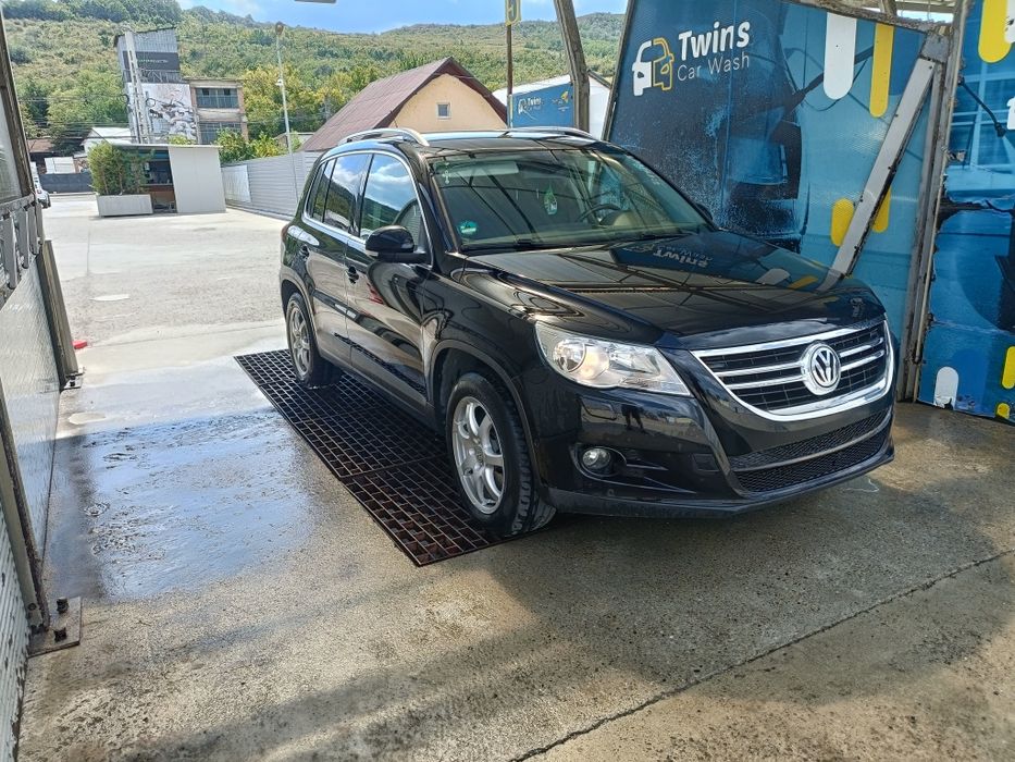 Volkswagen Tiguan  2.0 TDI