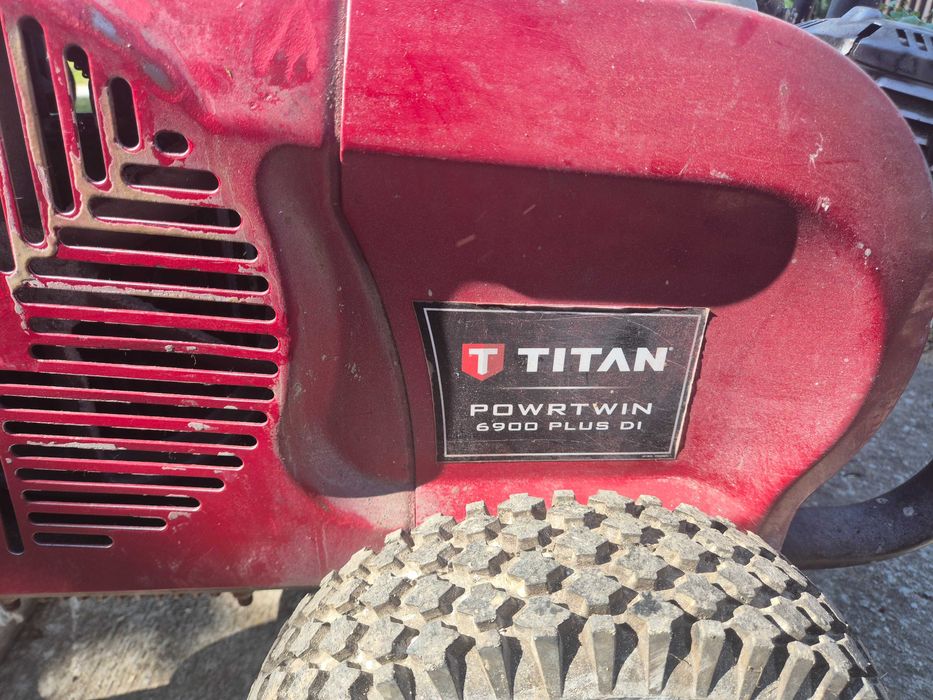Vând pompă glet / vopsit airless Titan PowrTwin 6900 Plus DI