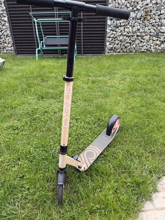 Trotineta  fete, Hervis