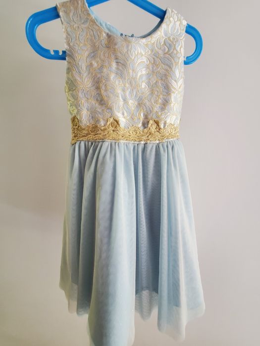 Rochita eleganta 4 ani