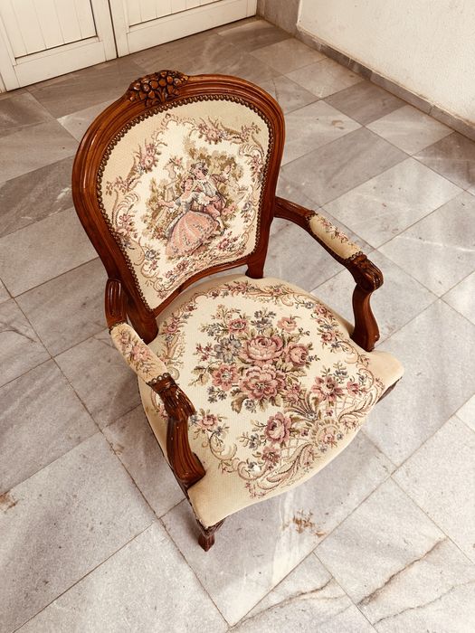Винтидж фотьойл в стил Louis XV (рококо) – масивно дърво
