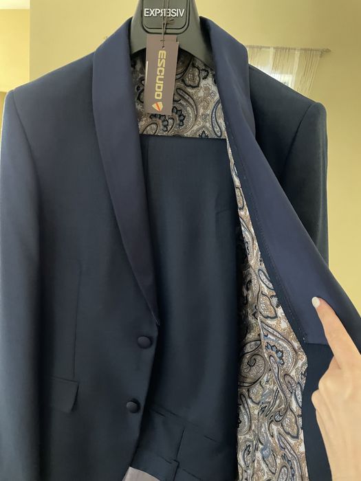 Costum mire Escudo Bleumarin Adalin