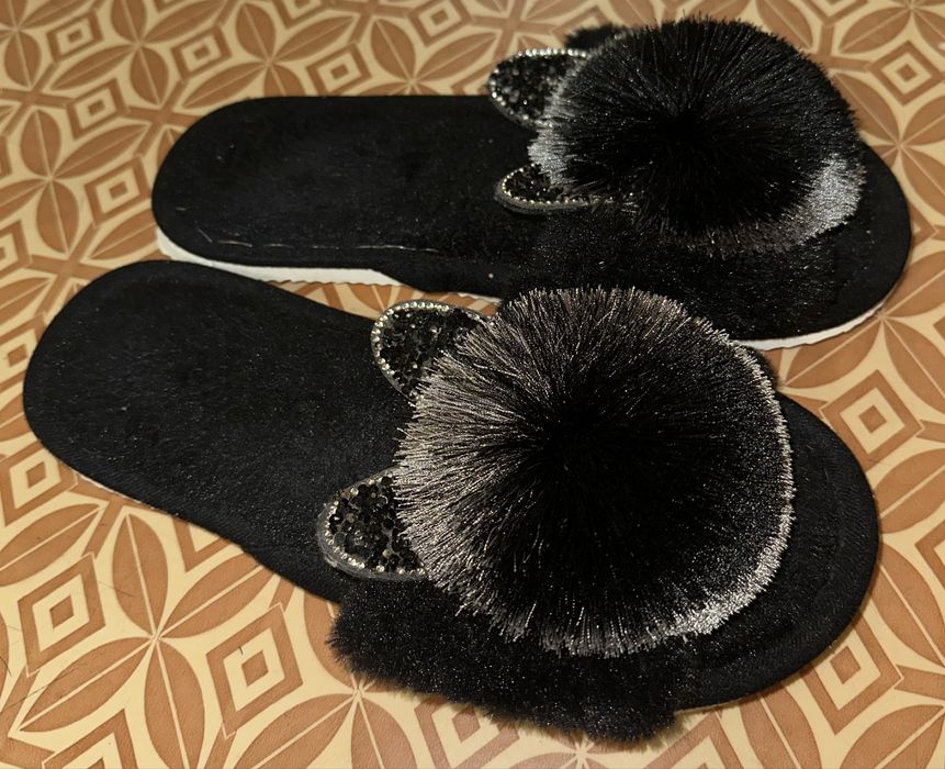 Женские домашние тапочки