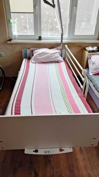 Болнично легло електрическо в отлично състояние