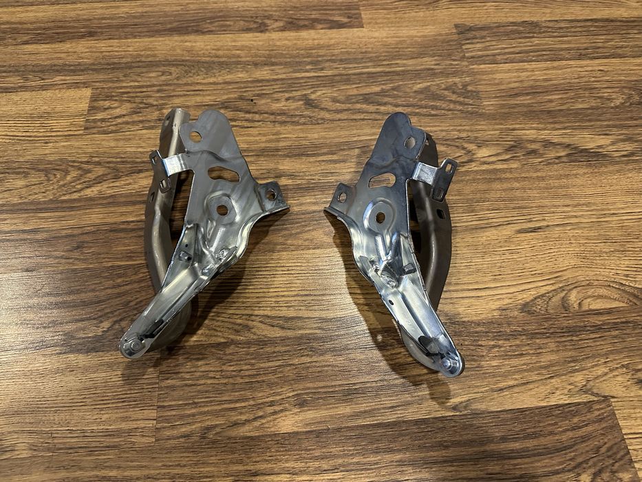 Петли капота Audi e-tron