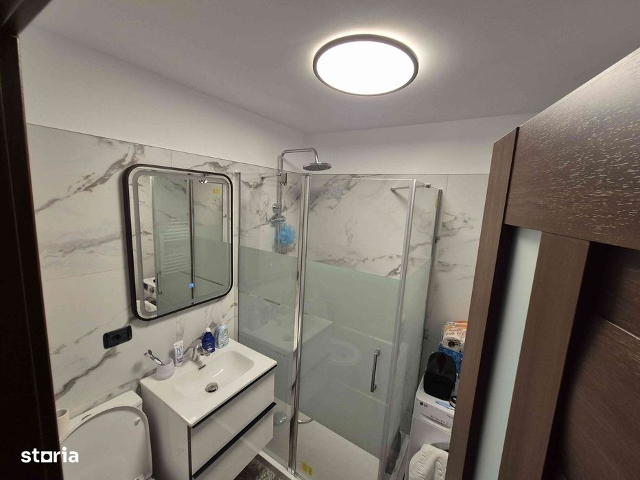 Proprietar vând apartament 2 camere central.