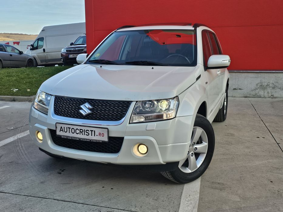Suzuki grand vitara,1.9Diesel,4x4,Clima,Trapă,Xenon,Posibil Rate *