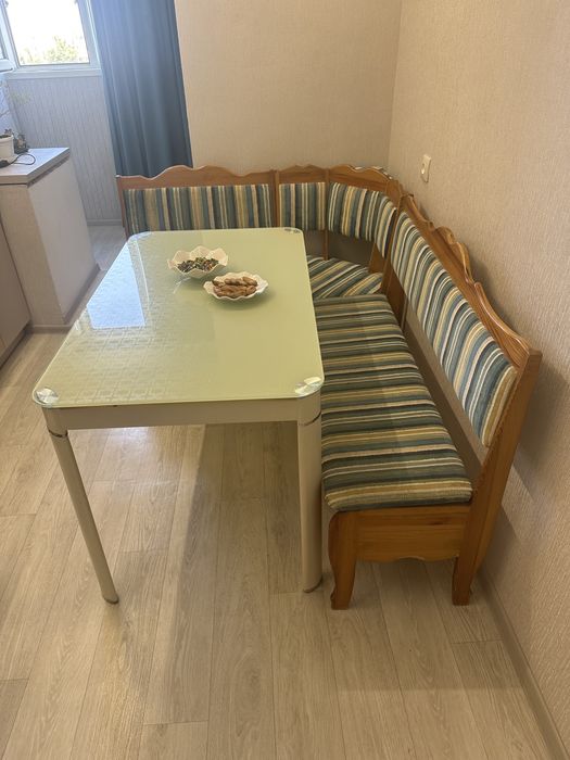 Продам углавой диван куханный