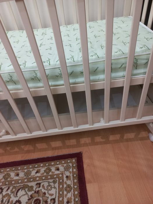 Продам детскую кроватку