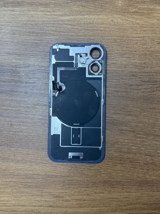 Оригинално задно стъкло за iPhone 16 (Свалено от телефон)