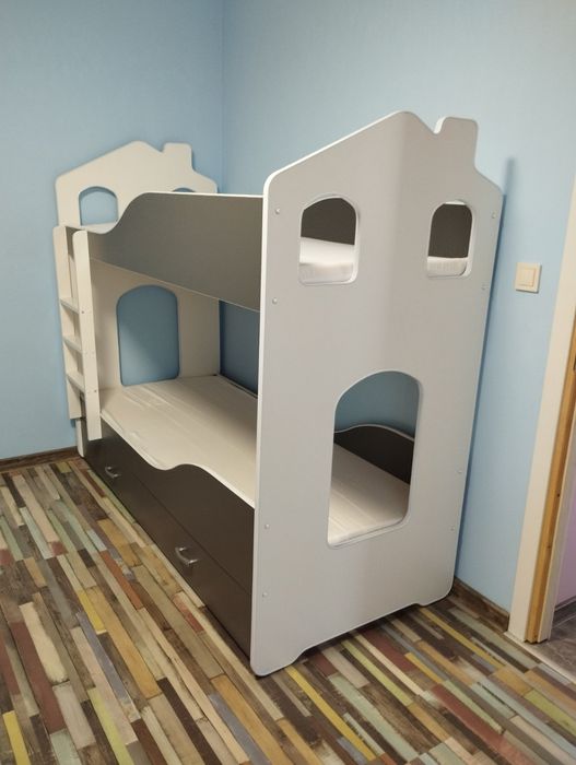 Детско двуетажно легло