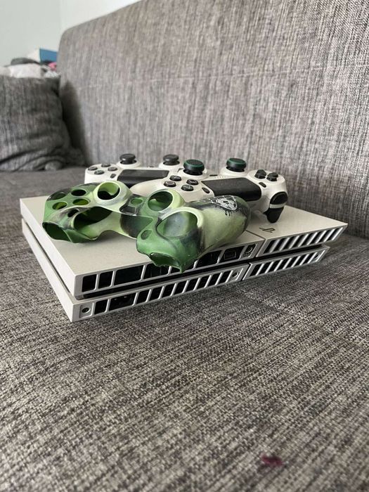 PS 4 500GB + 9 игри