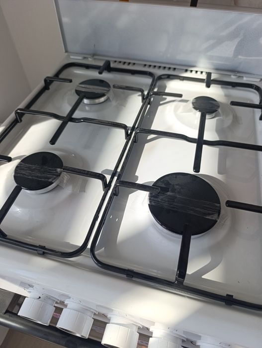 Продаю НОВУЮ газ.плиту