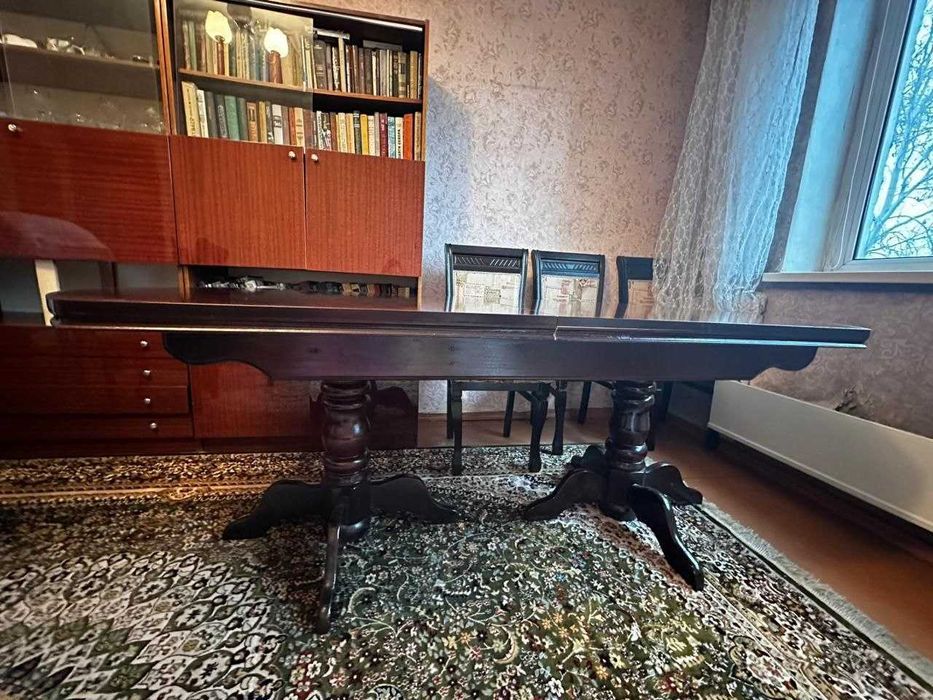 Продам стол и стулья