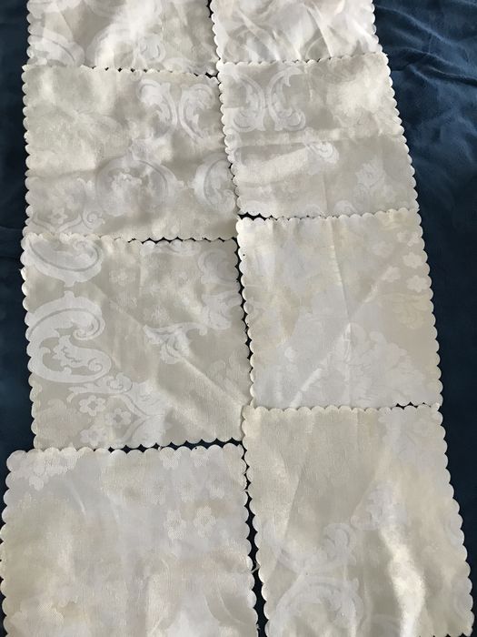 Скатерть с салфетками