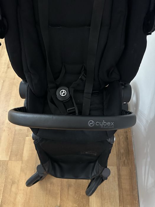 Срочно коляска cybex в отличном состояний