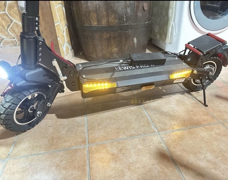 Trotineta Majestic levis pro 2