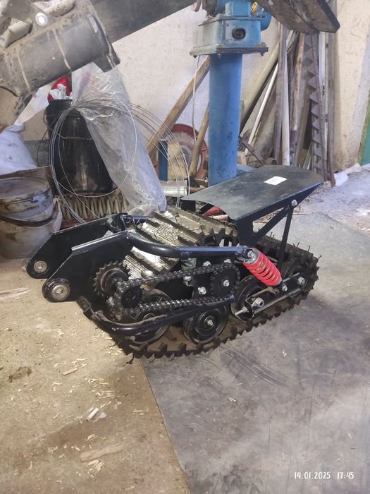 Гусиница эндуро с лыжой