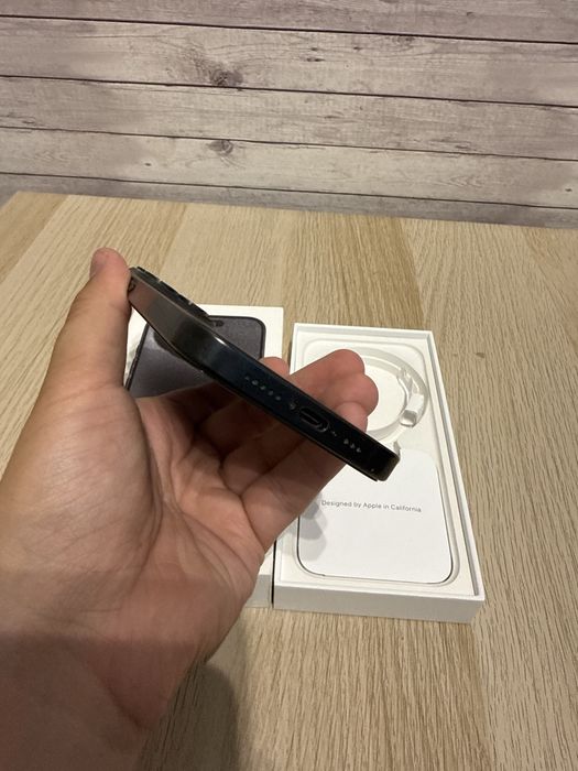 iPhone 15 Pro 128GB в цвят Black Titanium!