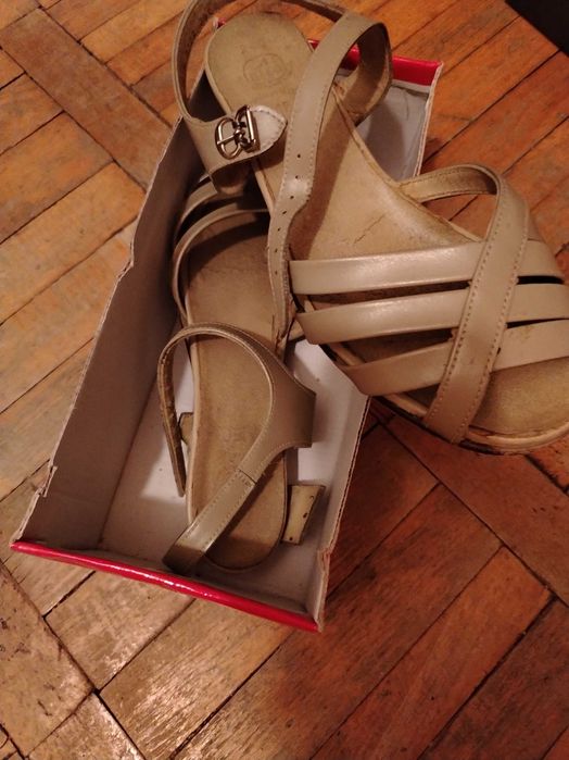 Обувь женская, туфли