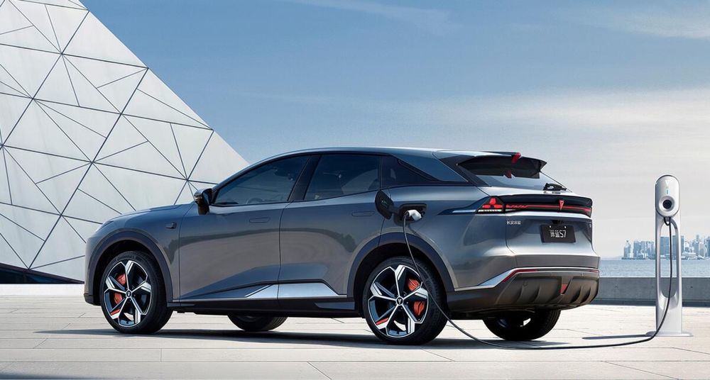 Трансфер в горы на машине Deepal s07